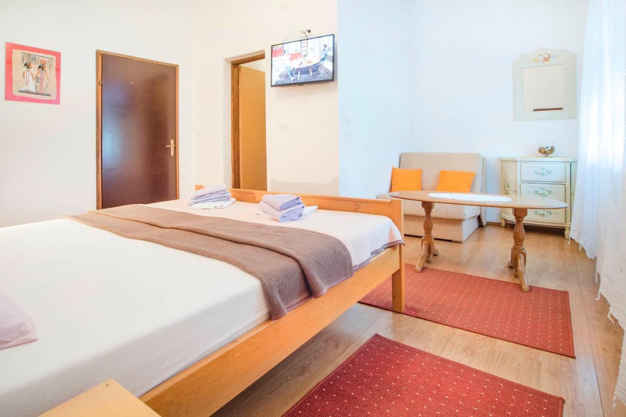 Apartments Vesna 슬루니 외부 사진